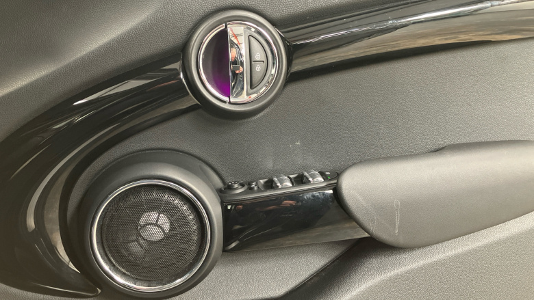 MINI Hatchback 2.0 Cooper S Exclusive II 5dr Auto [Comfort/Nav] Petrol Hatchback